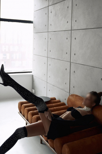 Индивидуалка СПб Ира Брюнетка c 2 размером груди у метро Парк Победы Санкт-Петербург Фото-3